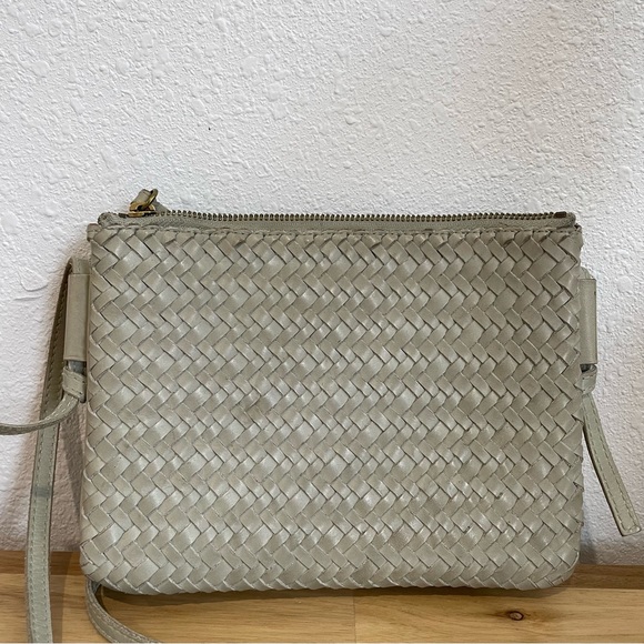 Madewell The Knotted Crossbody Bag in Woven Leather MD187 - Picture 3 of 9